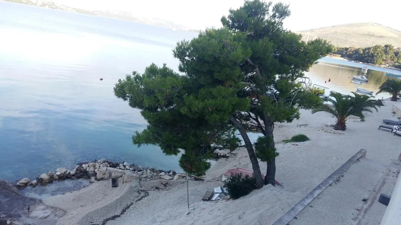 Apartmarin 0*, Trogir
