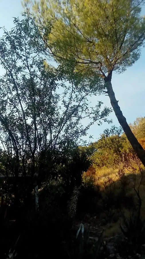Apartmarin Τρογκίρ 0*,